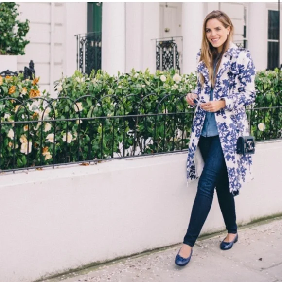 ♥️ Hobbs London Analia Floral Print Blue and White Trench Coat - Picture 3 of 8